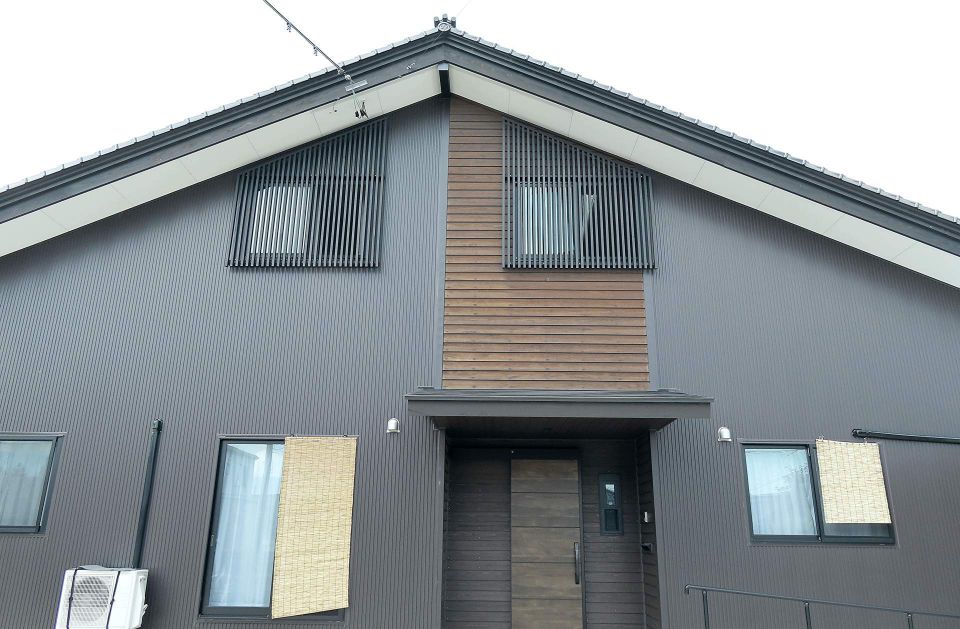 窓シャッターの安全性と快適性を守るために知っておきたい修理と業者選びのコツ