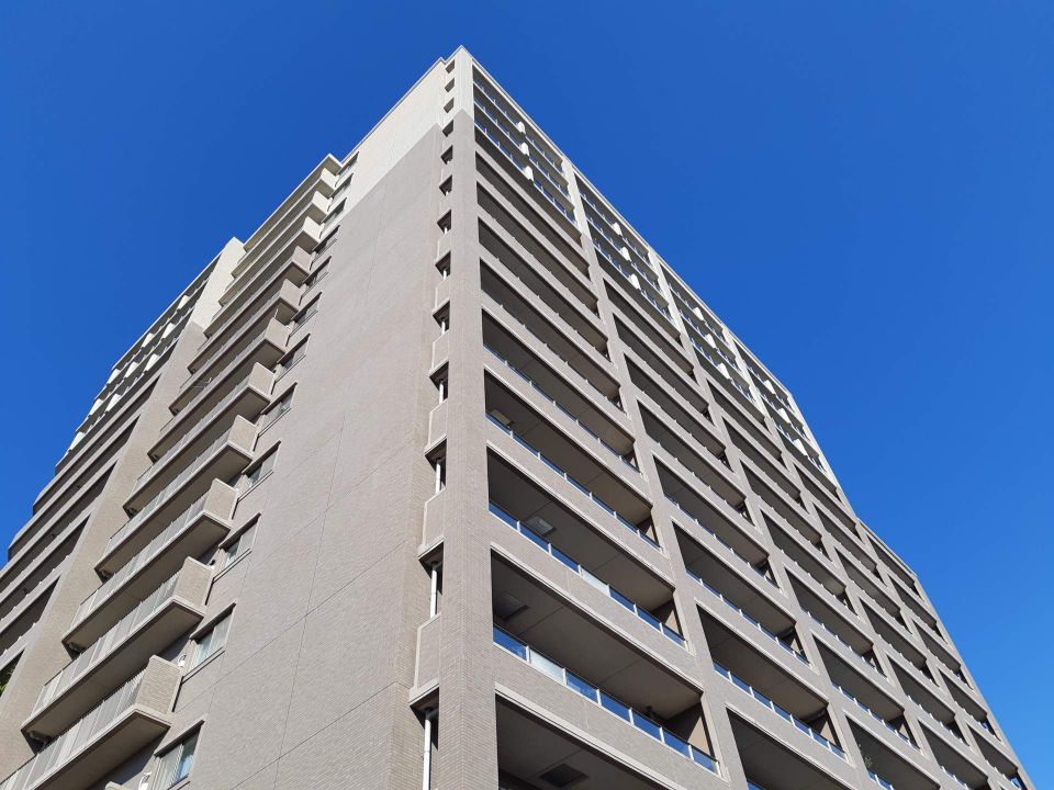 シャッター修理で防犯防災安心環境を守るために知っておきたい費用と業者選びのコツ